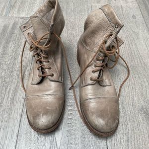 Frye Veronica Combat Boots Lace Up Front Moto Grey Brown Size 7.5, soft leather